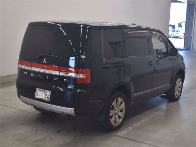 MITSUBISHI DELICA D:5