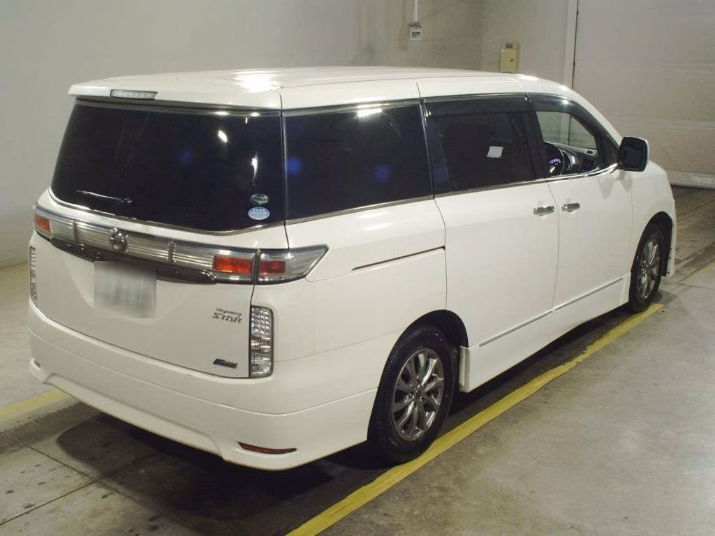 NISSAN ELGRAND