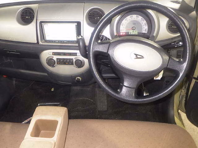 DAIHATSU MOVE LATTE