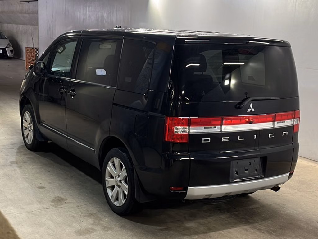 MITSUBISHI DELICA D:5