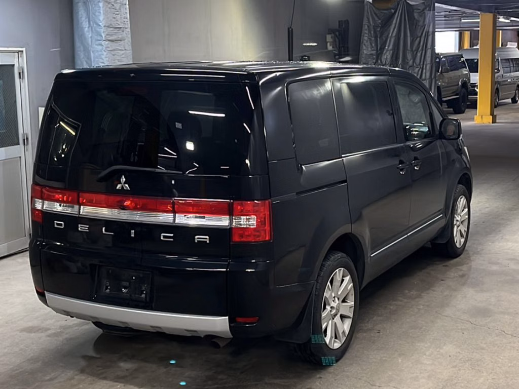 MITSUBISHI DELICA D:5