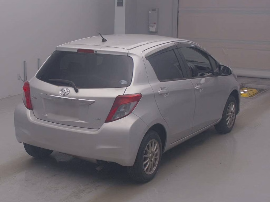 TOYOTA VITZ
