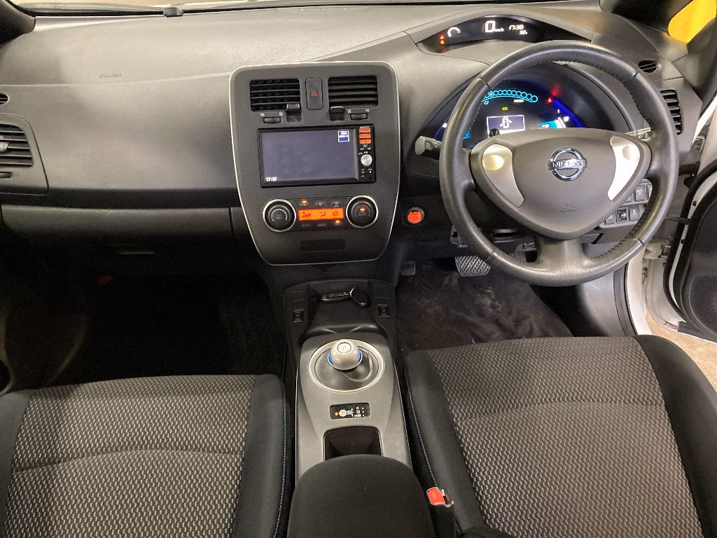 NISSAN LEAF