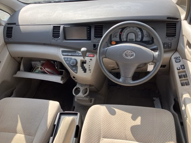 TOYOTA ISIS