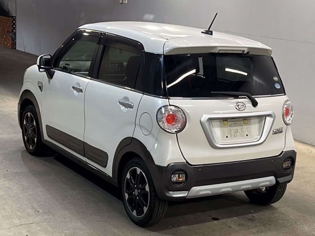 DAIHATSU CAST