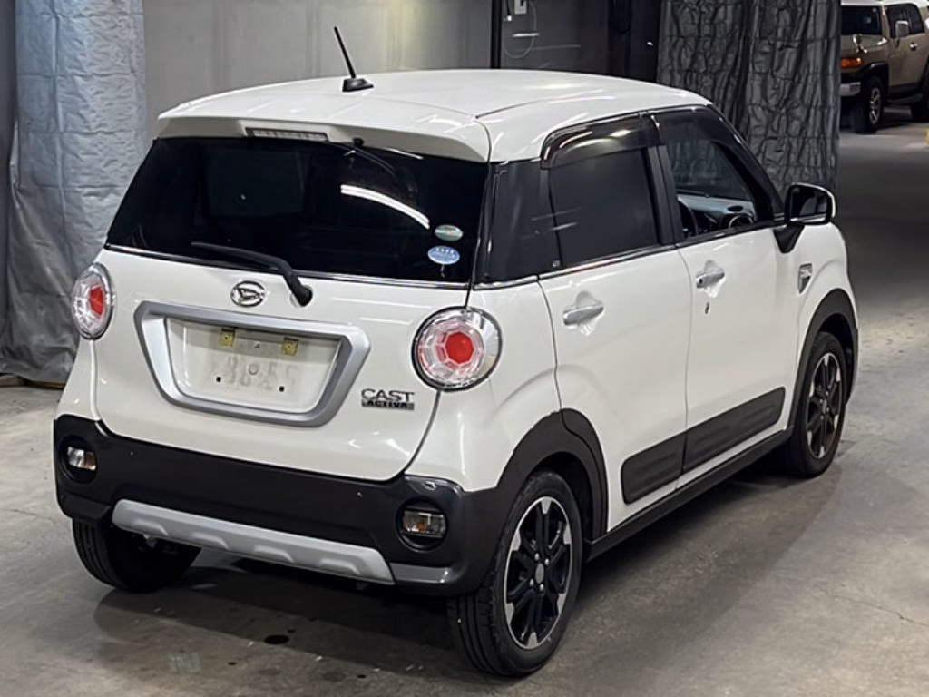 DAIHATSU CAST