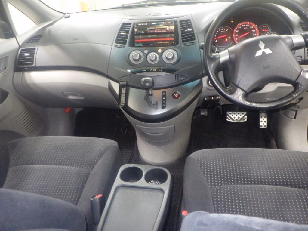 MITSUBISHI GRANDIS