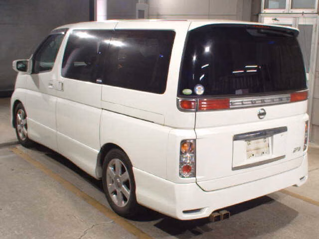 NISSAN ELGRAND