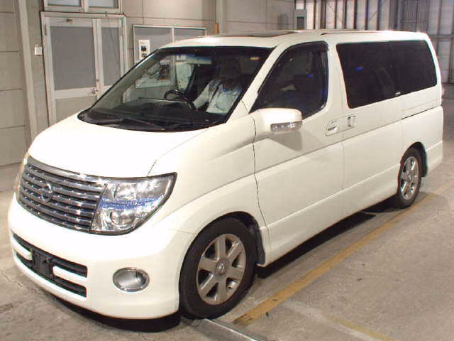 NISSAN ELGRAND