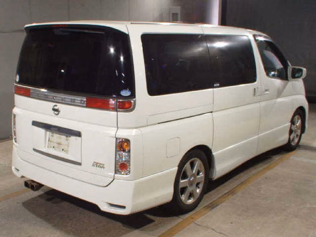 NISSAN ELGRAND