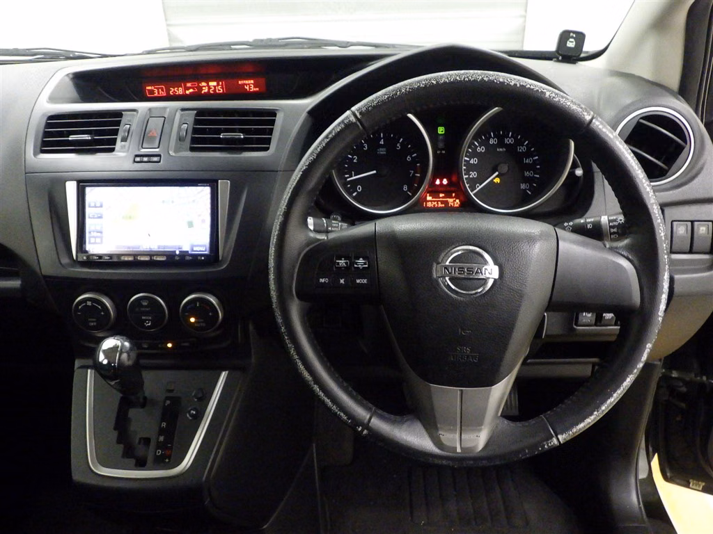 NISSAN LAFESTA