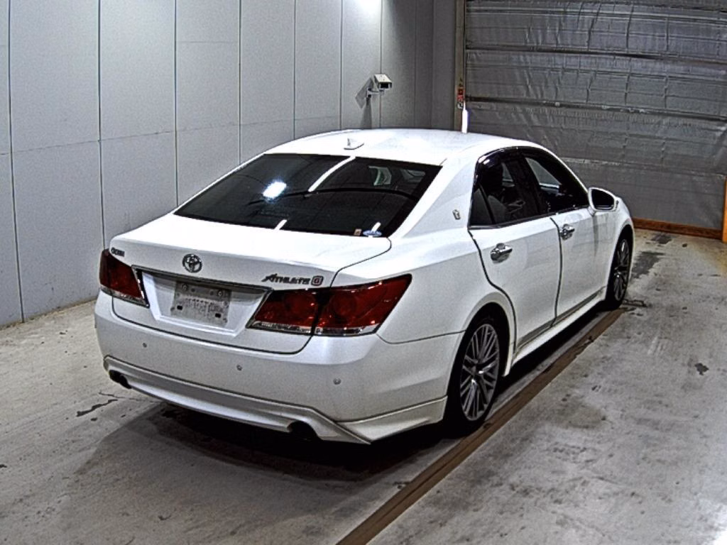 TOYOTA CROWN