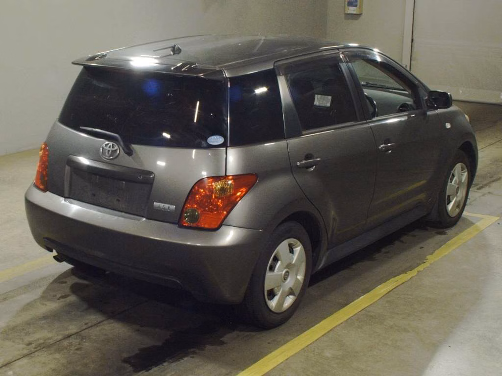 TOYOTA IST