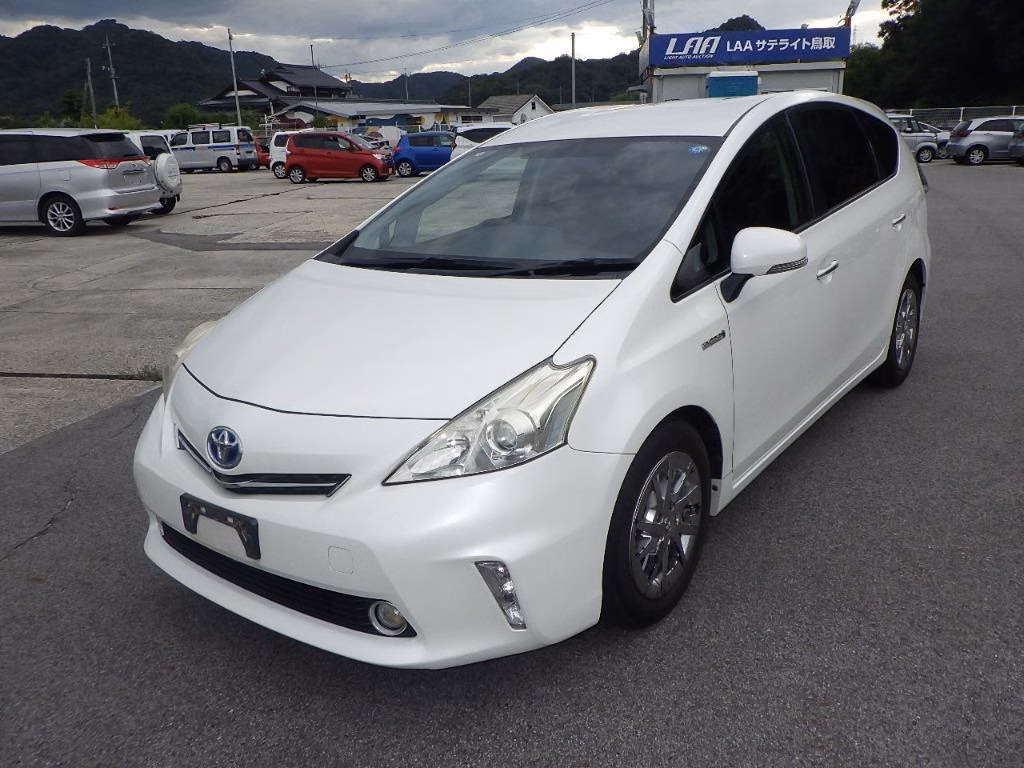 TOYOTA PRIUS ALPHA