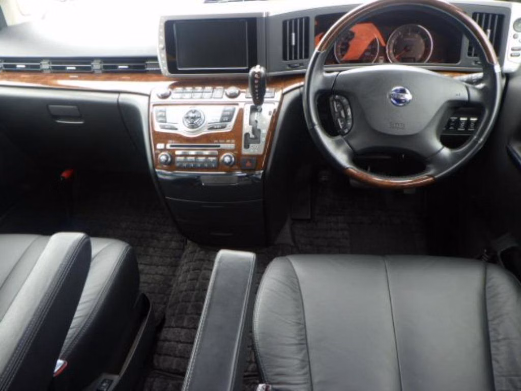 NISSAN ELGRAND