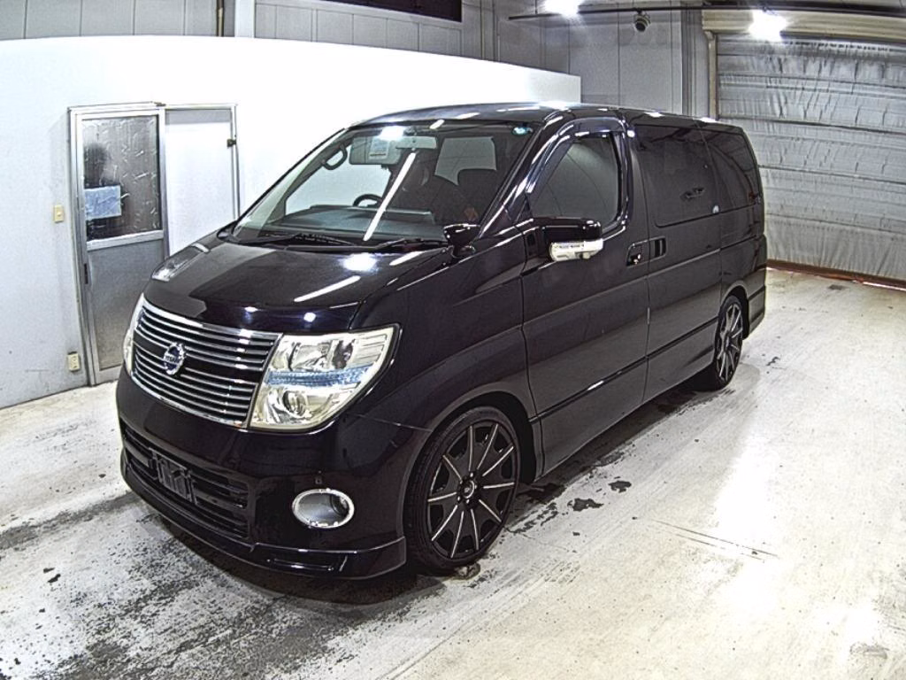 NISSAN ELGRAND