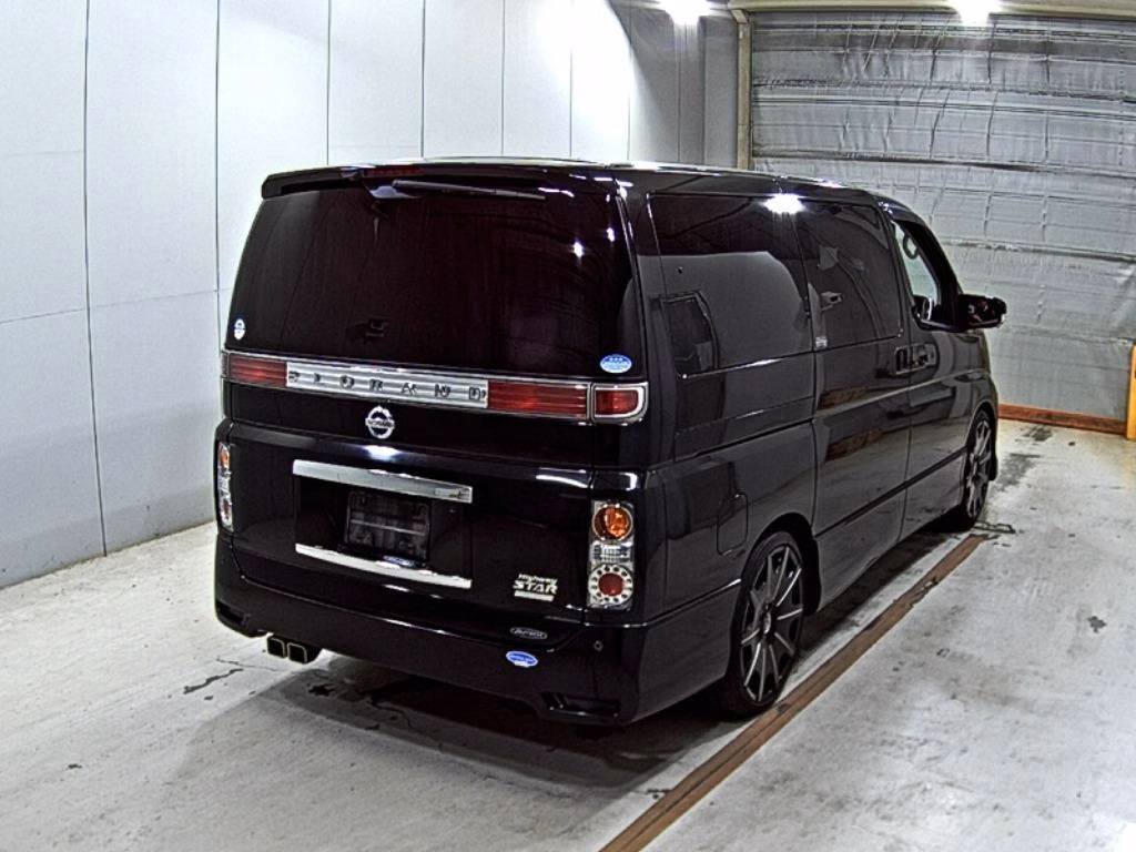 NISSAN ELGRAND
