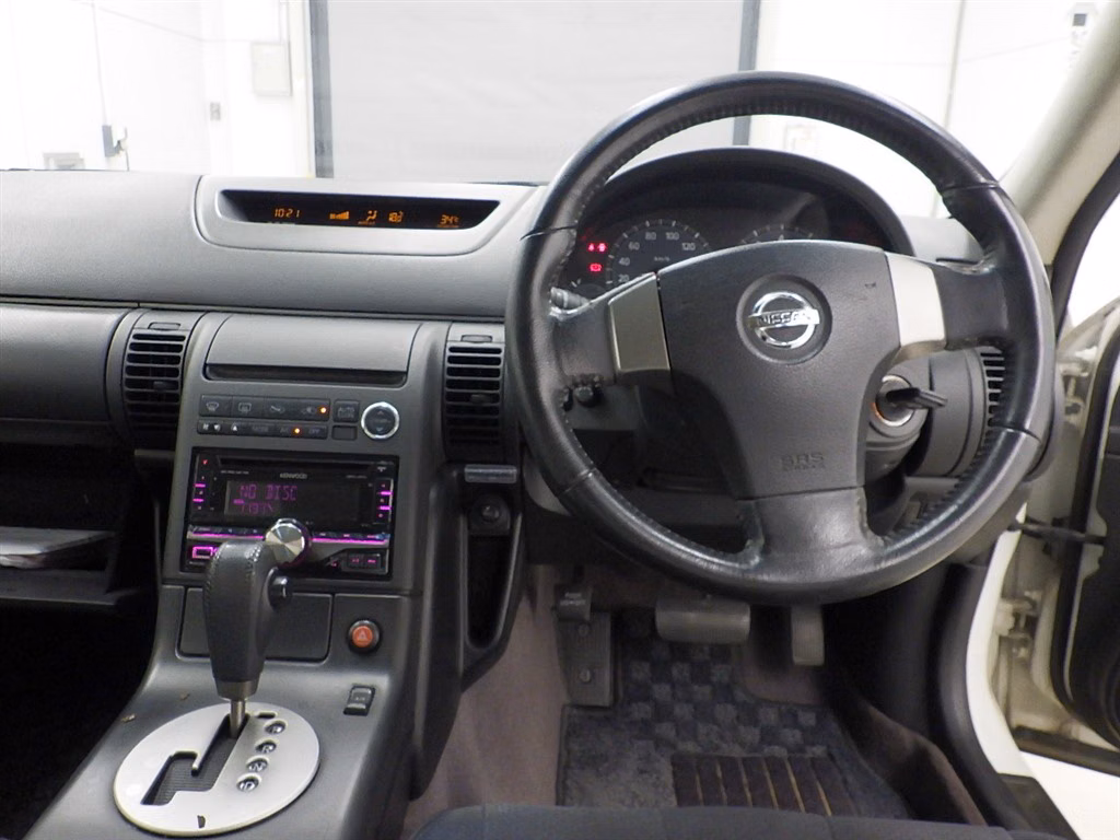 NISSAN SKYLINE
