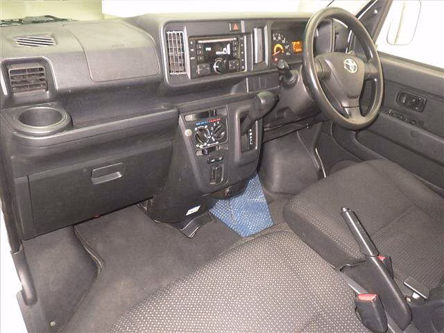 TOYOTA PIXIS VAN