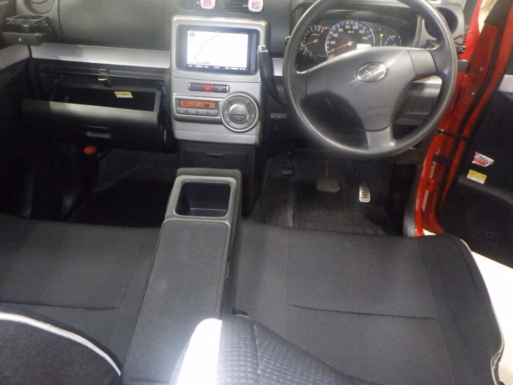 DAIHATSU MOVE CONTE