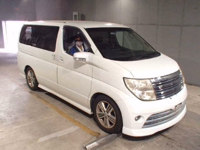NISSAN ELGRAND