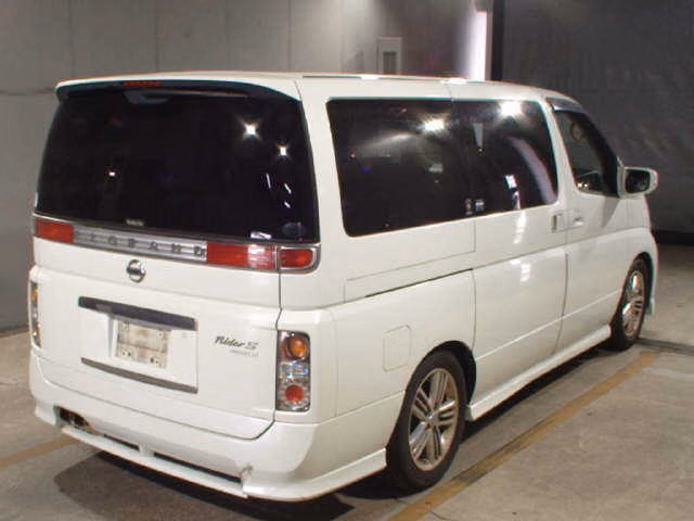NISSAN ELGRAND