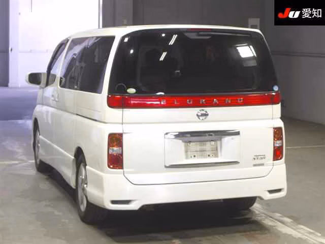 NISSAN ELGRAND