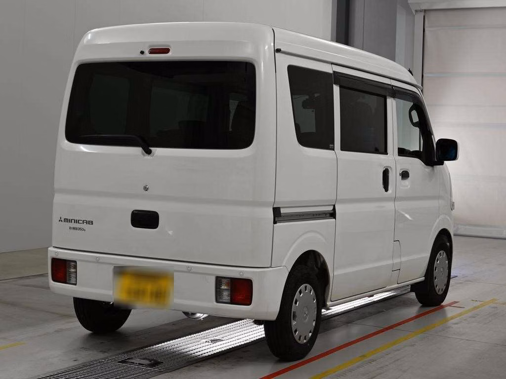 MITSUBISHI MINICAB