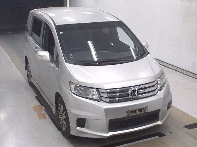 HONDA FREED SPIKE