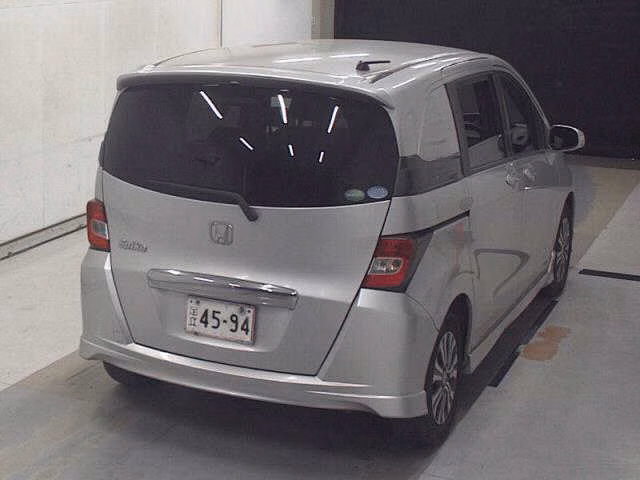 HONDA FREED SPIKE