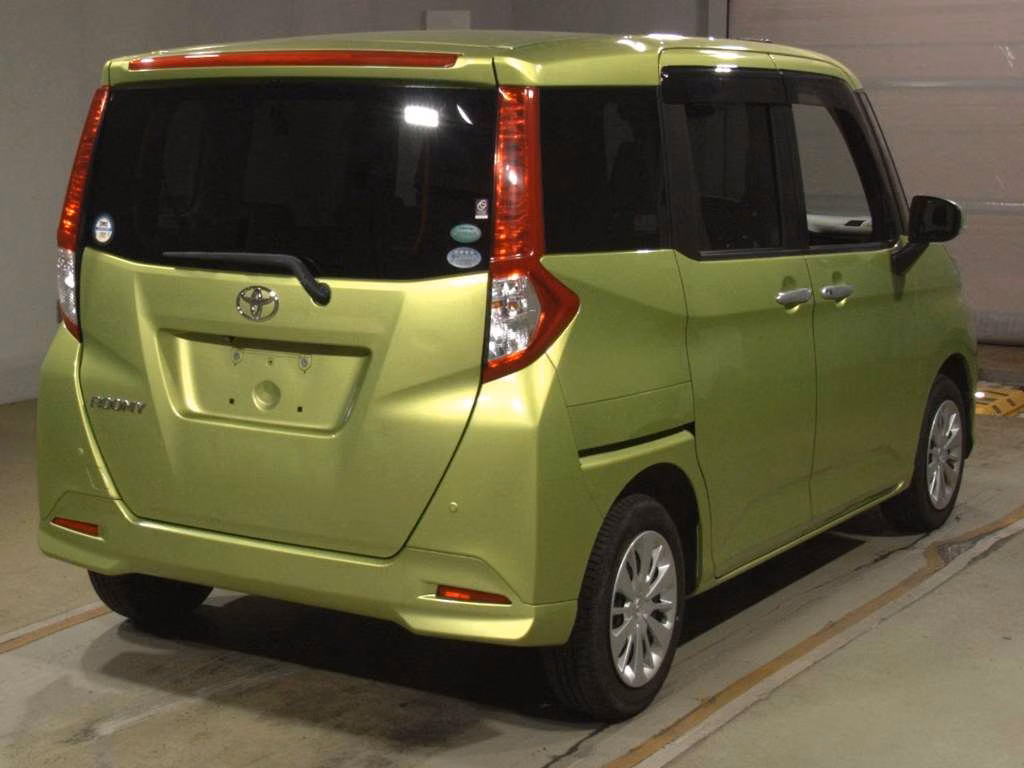 TOYOTA ROOMY
