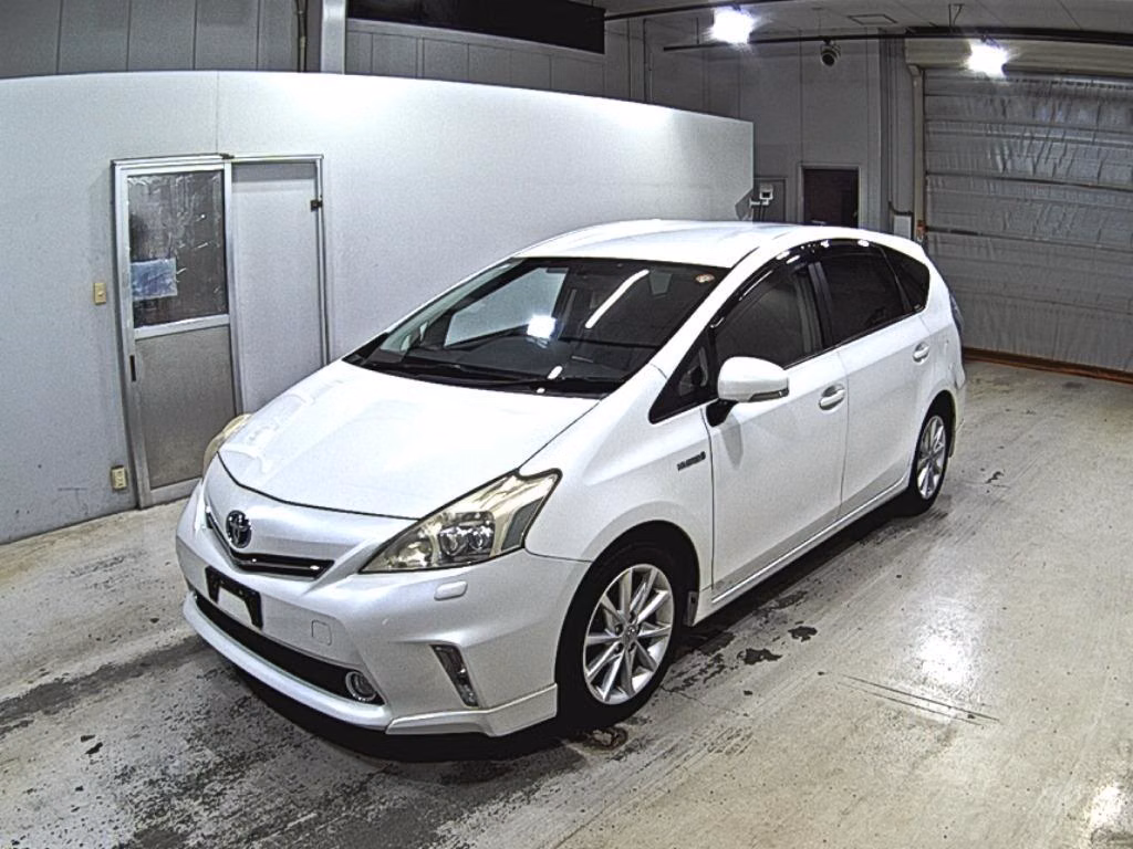 TOYOTA PRIUS ALPHA