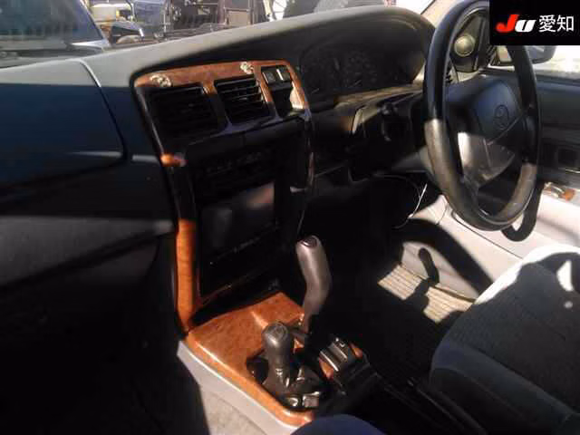 TOYOTA HILUX SURF