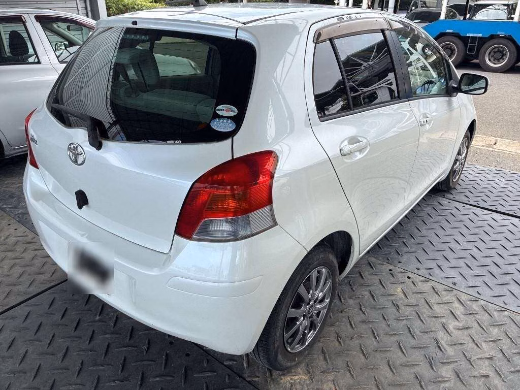 TOYOTA VITZ
