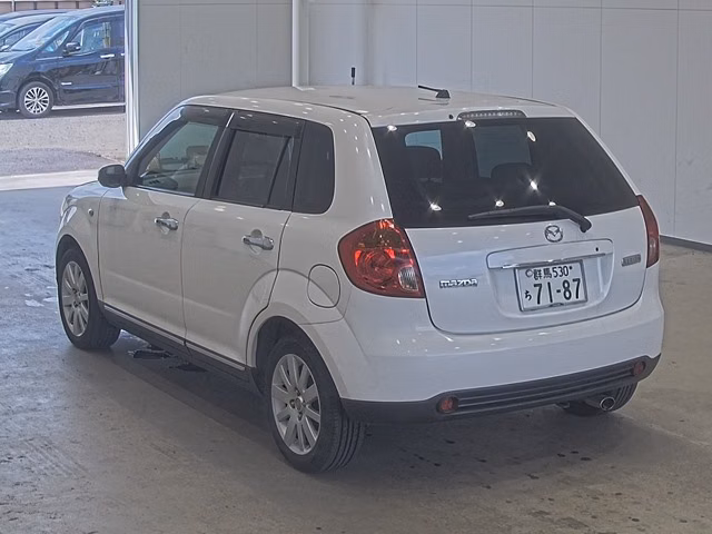 MAZDA VERISA