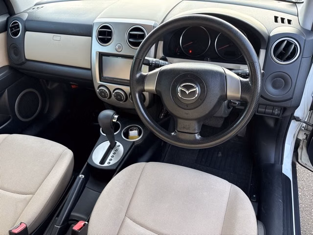 MAZDA VERISA