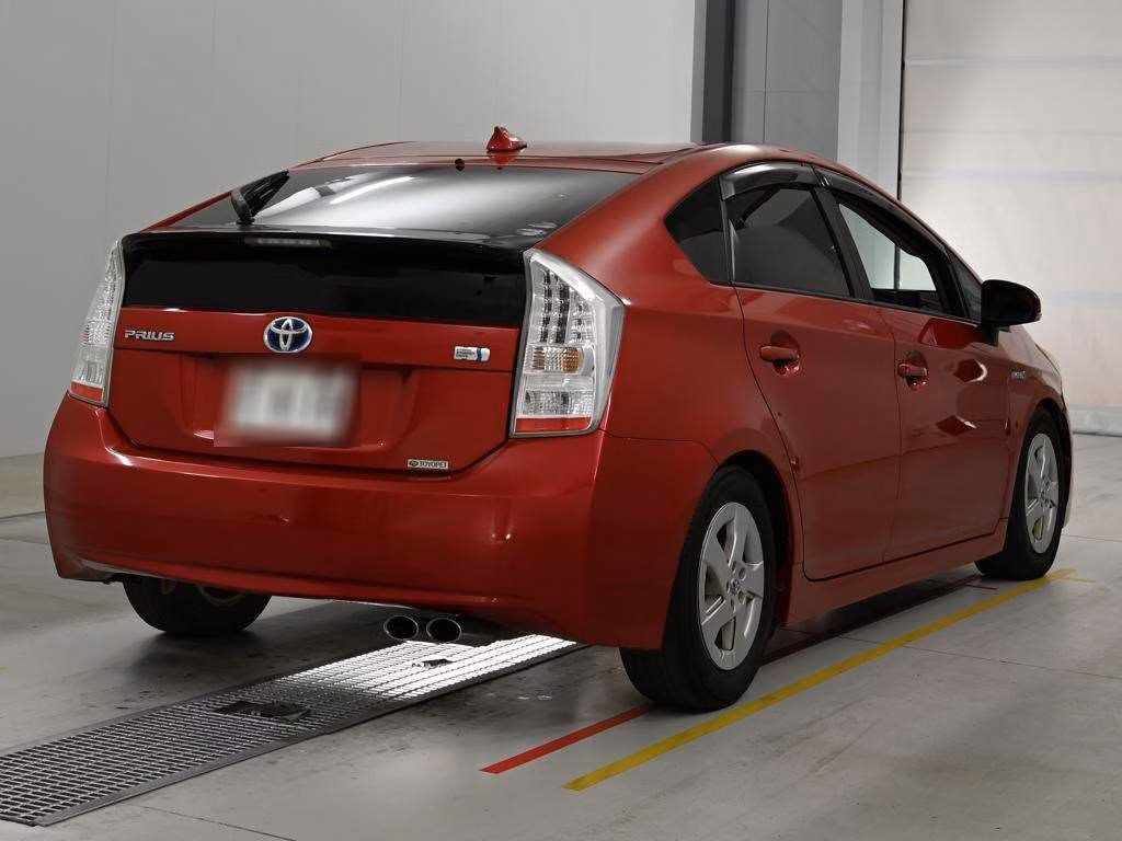 TOYOTA PRIUS