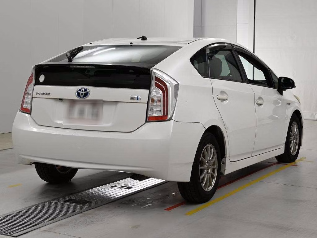 TOYOTA PRIUS