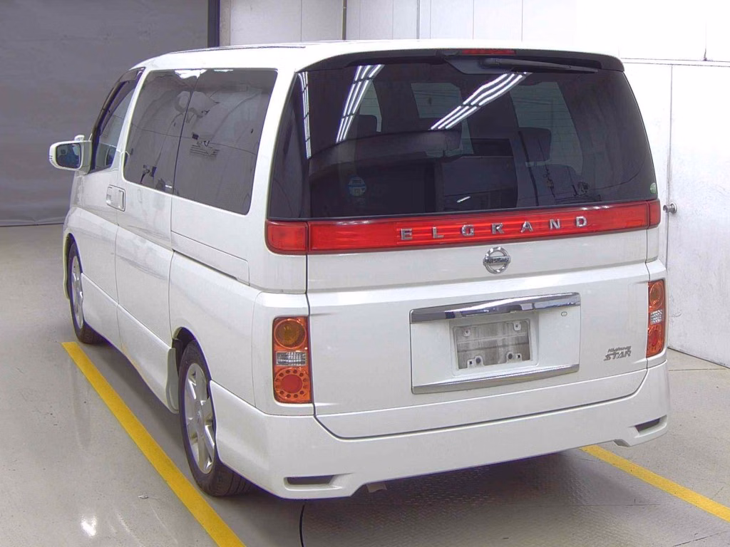 NISSAN ELGRAND