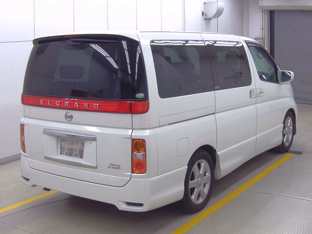 NISSAN ELGRAND
