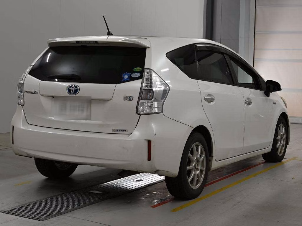TOYOTA PRIUS ALPHA