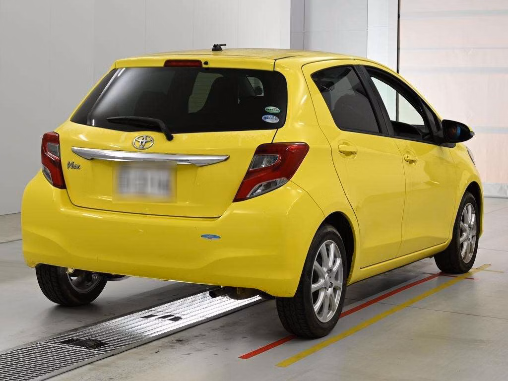 TOYOTA VITZ