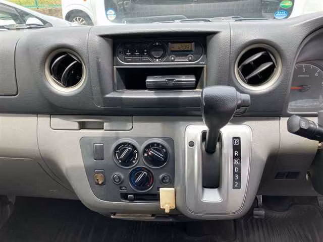 NISSAN NV350 CARAVAN