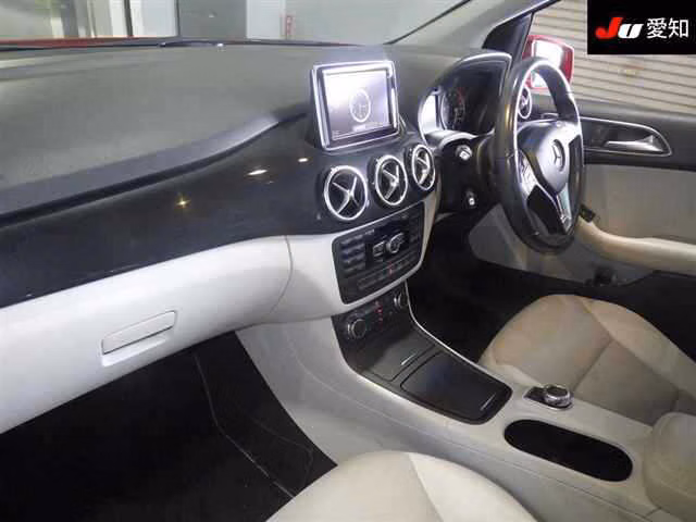 MERCEDES-BENZ B-CLASS