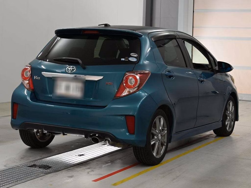 TOYOTA VITZ