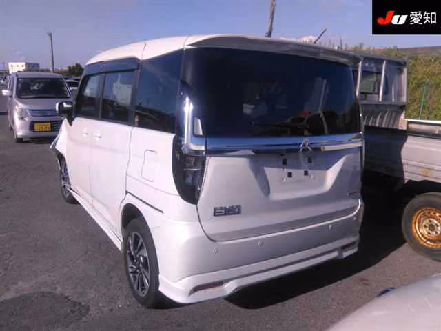 MITSUBISHI DELICA D:2