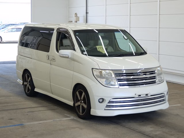 NISSAN ELGRAND