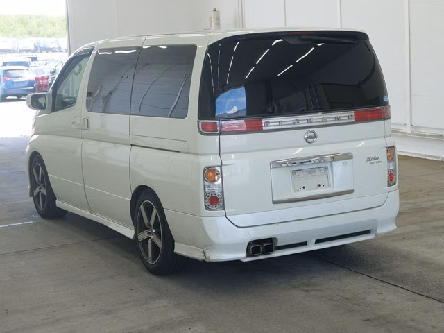 NISSAN ELGRAND