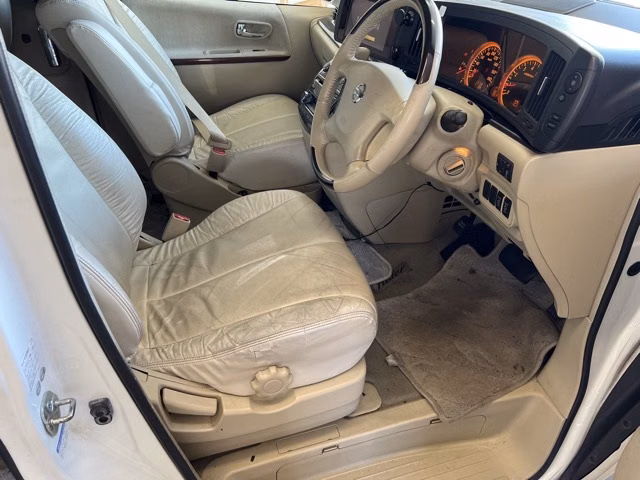 NISSAN ELGRAND