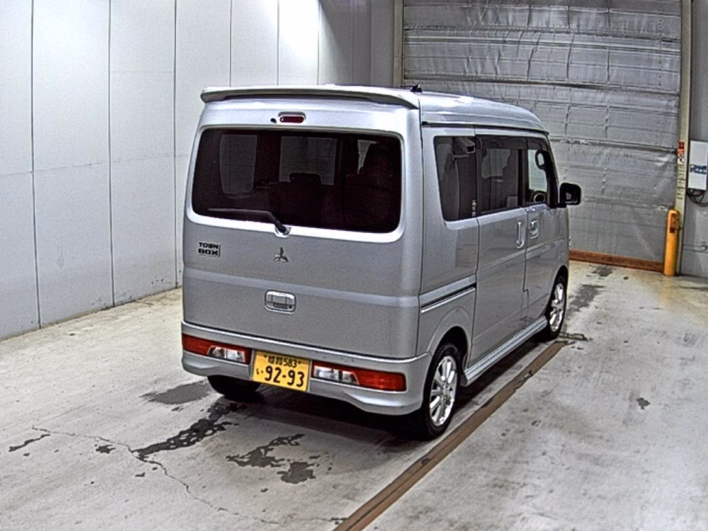 MITSUBISHI TOWN BOX